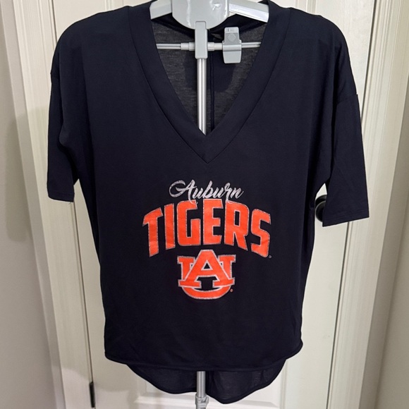 Auburn Tigers Women's V-Neck Navy Tee - Picture 1 of 7